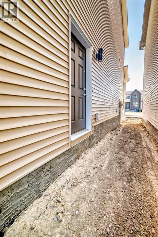 Photo 38 of 385 Hotchkiss Drive Se, Calgary AB