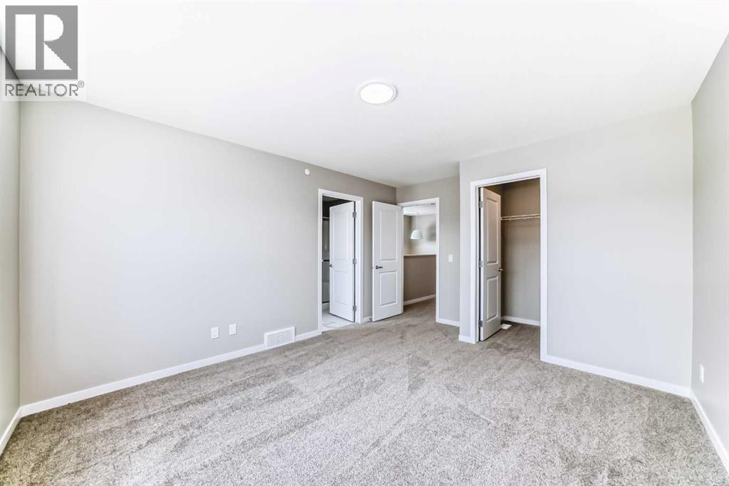 Photo 5 of 413 Hotchkiss Drive Se, Calgary AB
