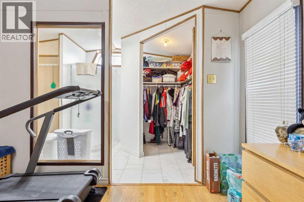 Single Family House Mobile Home for Sale in  Erin Woods Circle SE Erin Woods Calgary 
