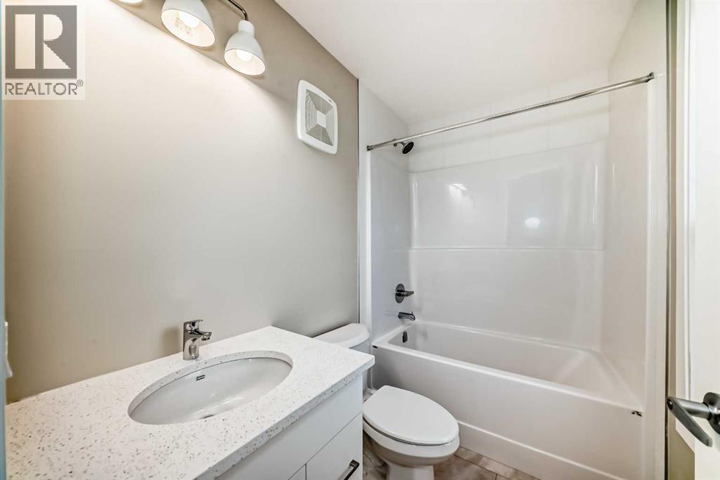 Photo 22 of 432 Hotchkiss Drive Se, Calgary AB
