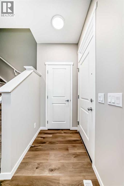 Photo 11 of 432 Hotchkiss Drive Se, Calgary AB