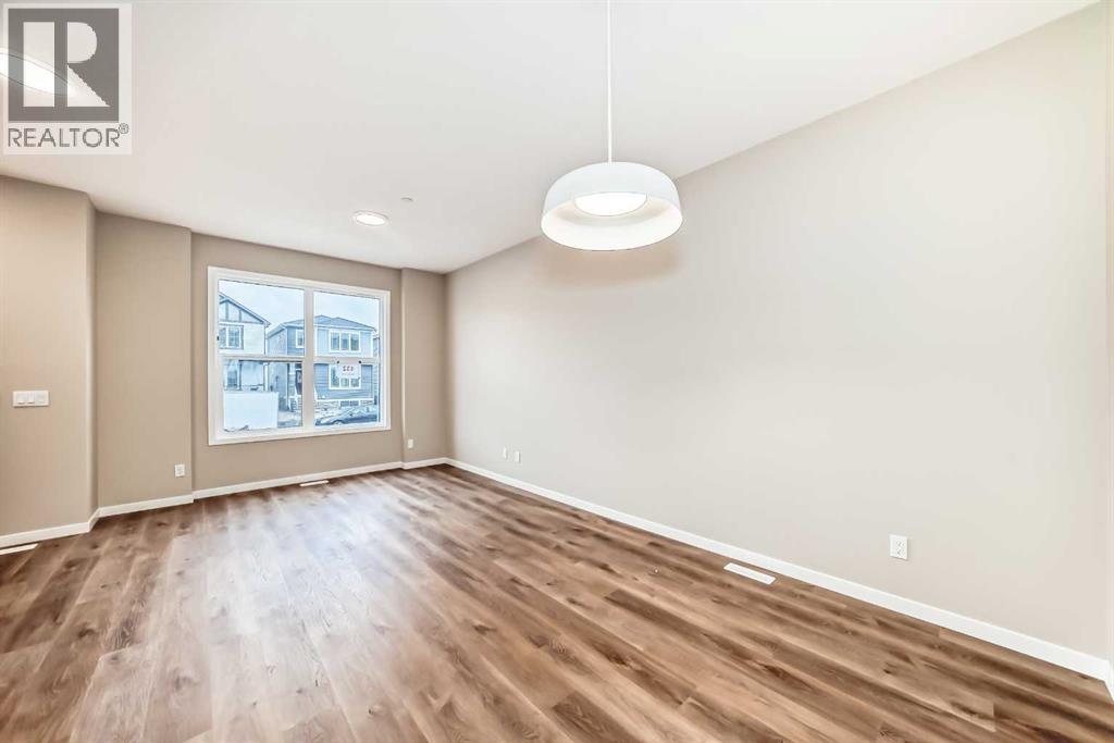 Photo 10 of 432 Hotchkiss Drive Se, Calgary AB