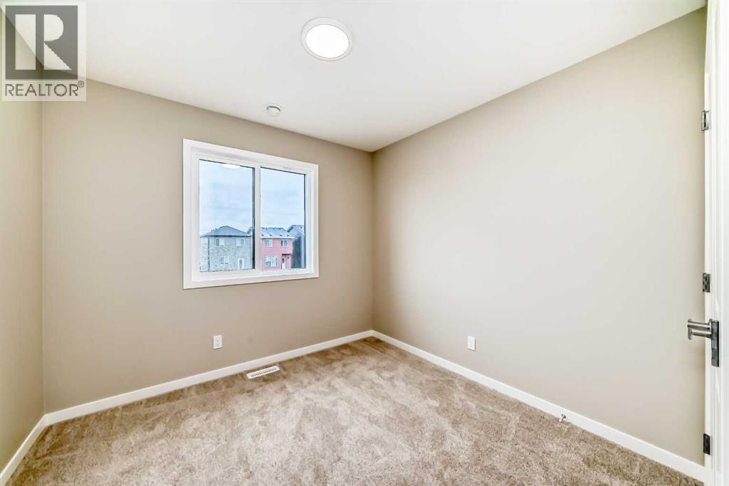 Photo 4 of 432 Hotchkiss Drive Se, Calgary AB