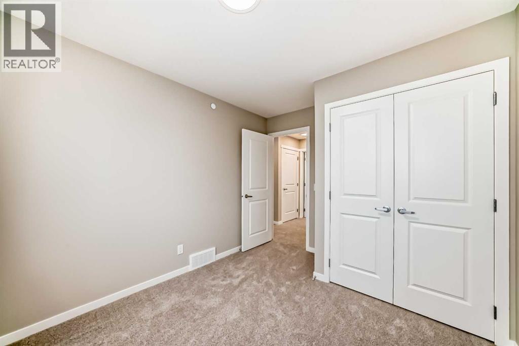 Photo 6 of 432 Hotchkiss Drive Se, Calgary AB