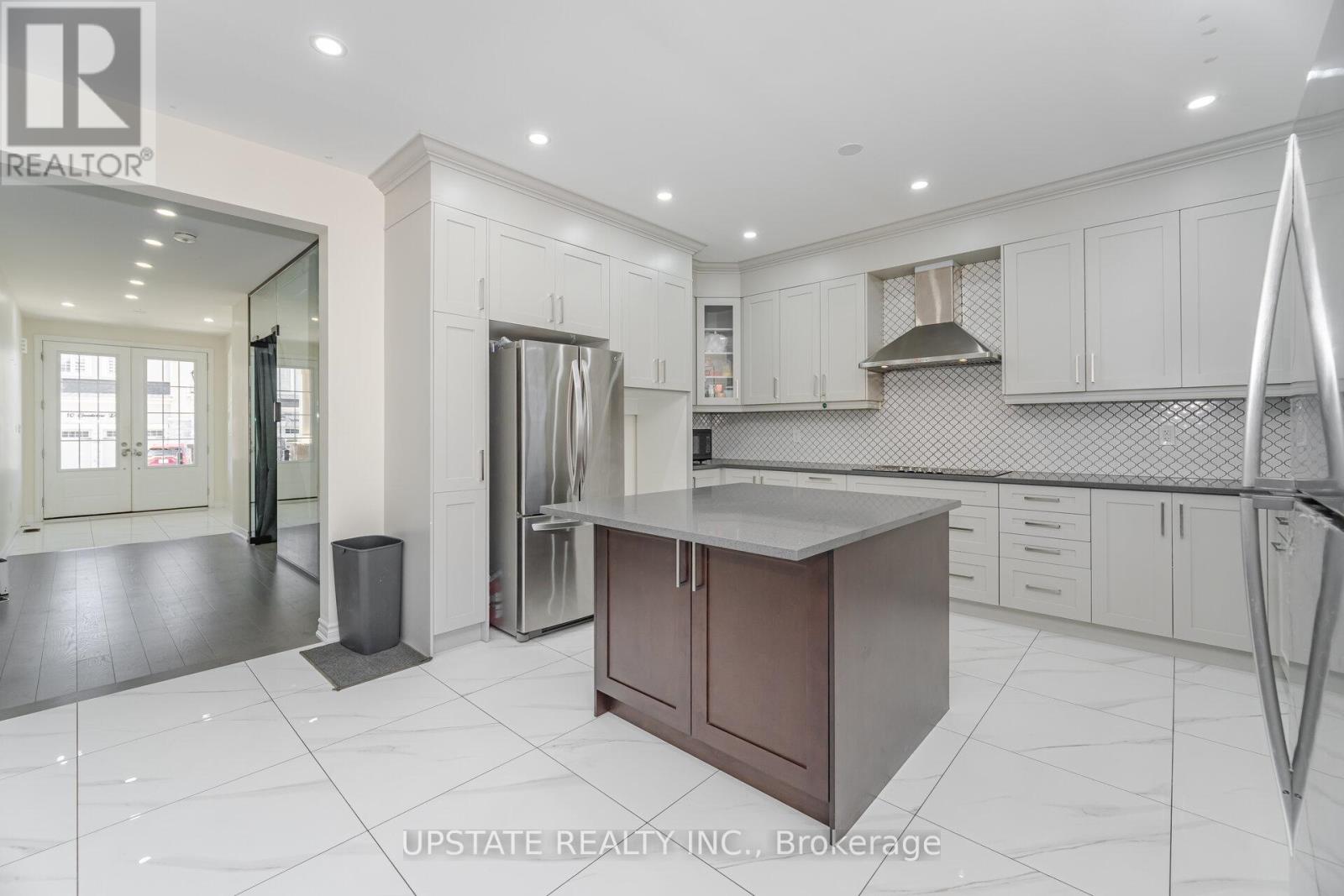 Photo 10 of 2 Jenwood Crescent, Brampton ON