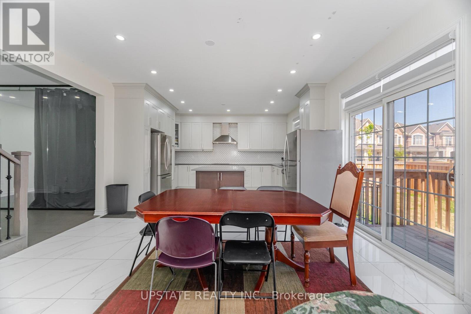Photo 12 of 2 Jenwood Crescent, Brampton ON