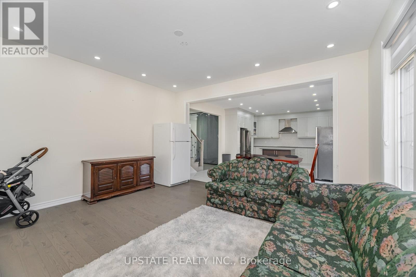 Photo 15 of 2 Jenwood Crescent, Brampton ON
