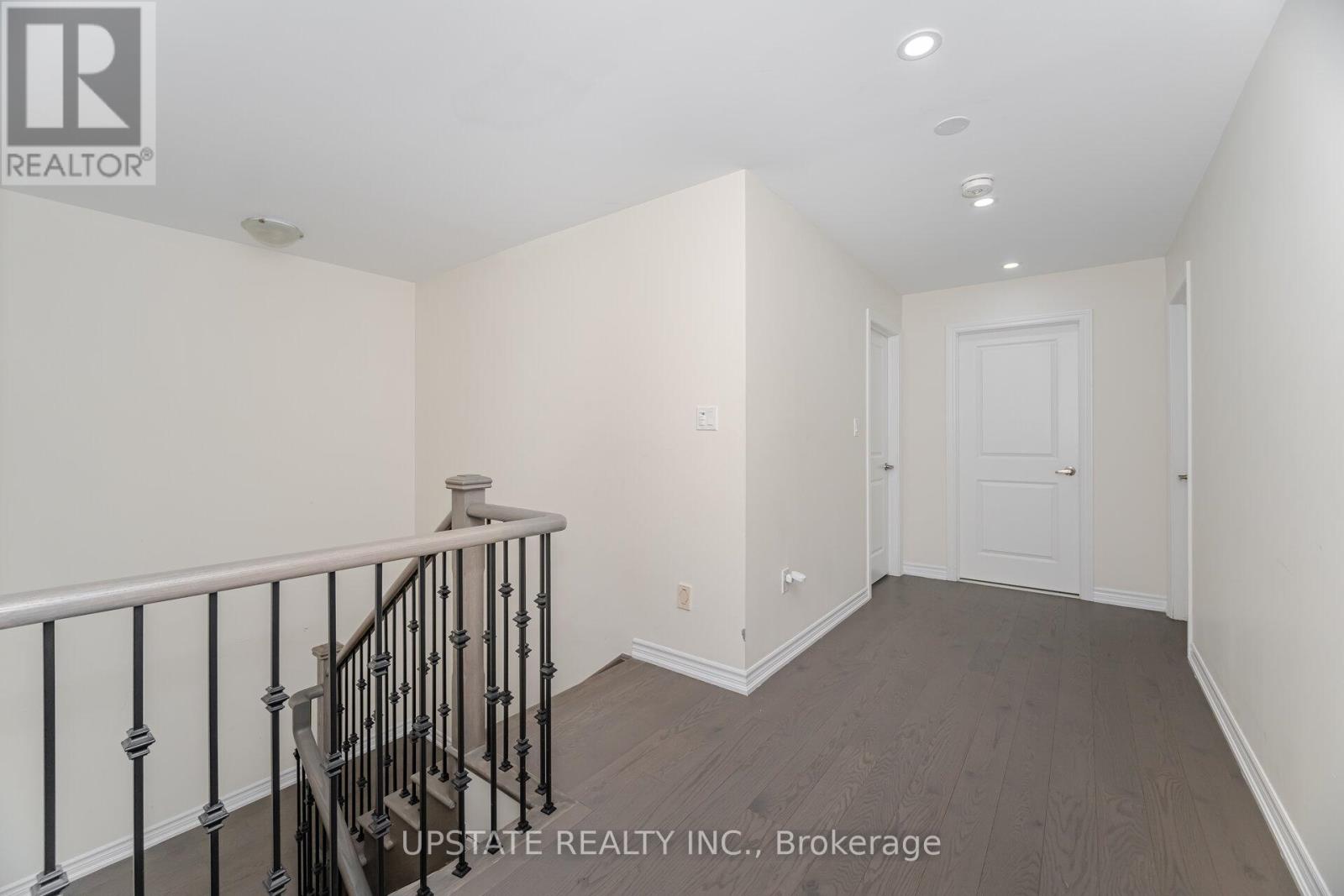 Photo 17 of 2 Jenwood Crescent, Brampton ON