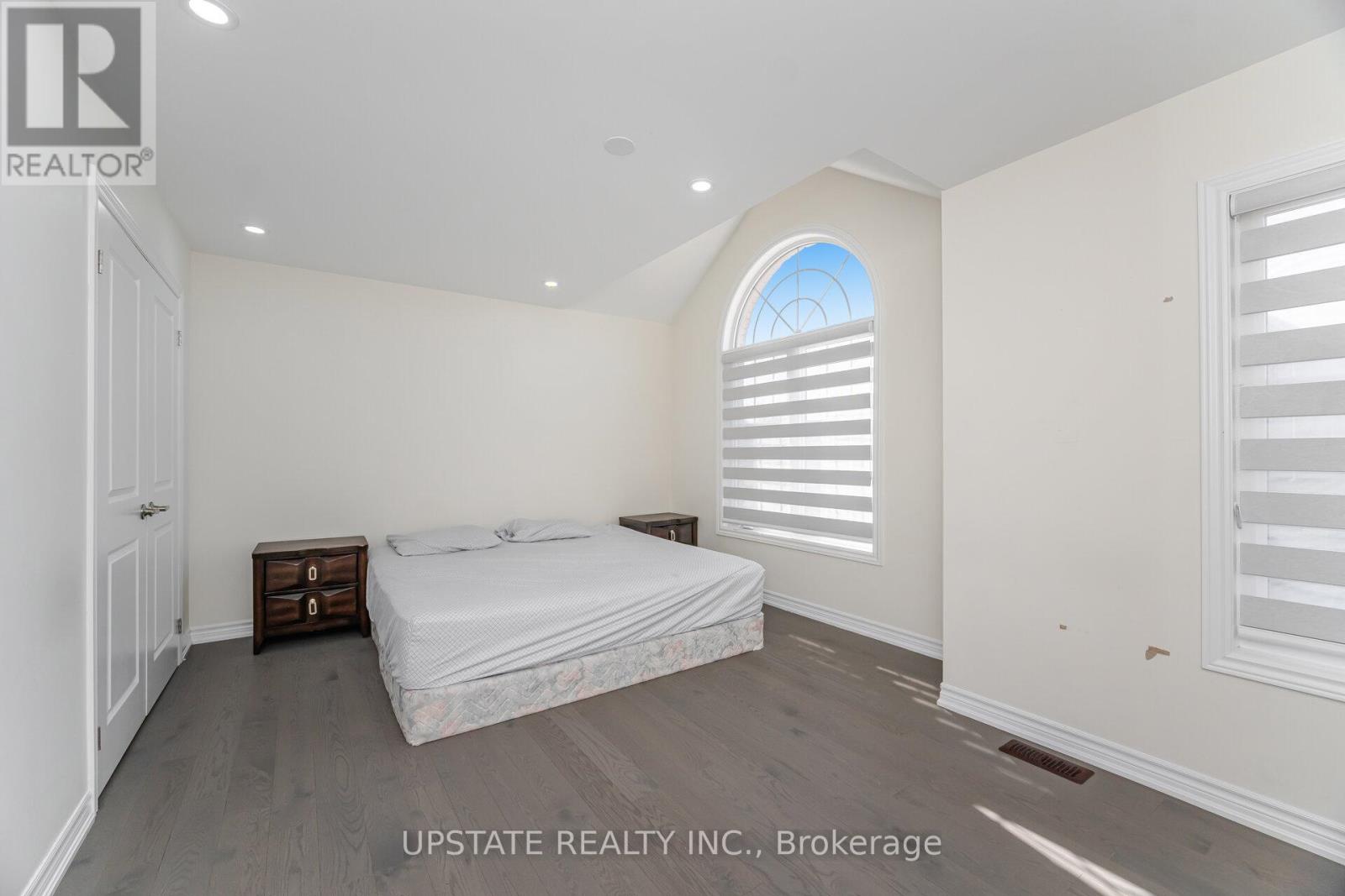 Photo 24 of 2 Jenwood Crescent, Brampton ON