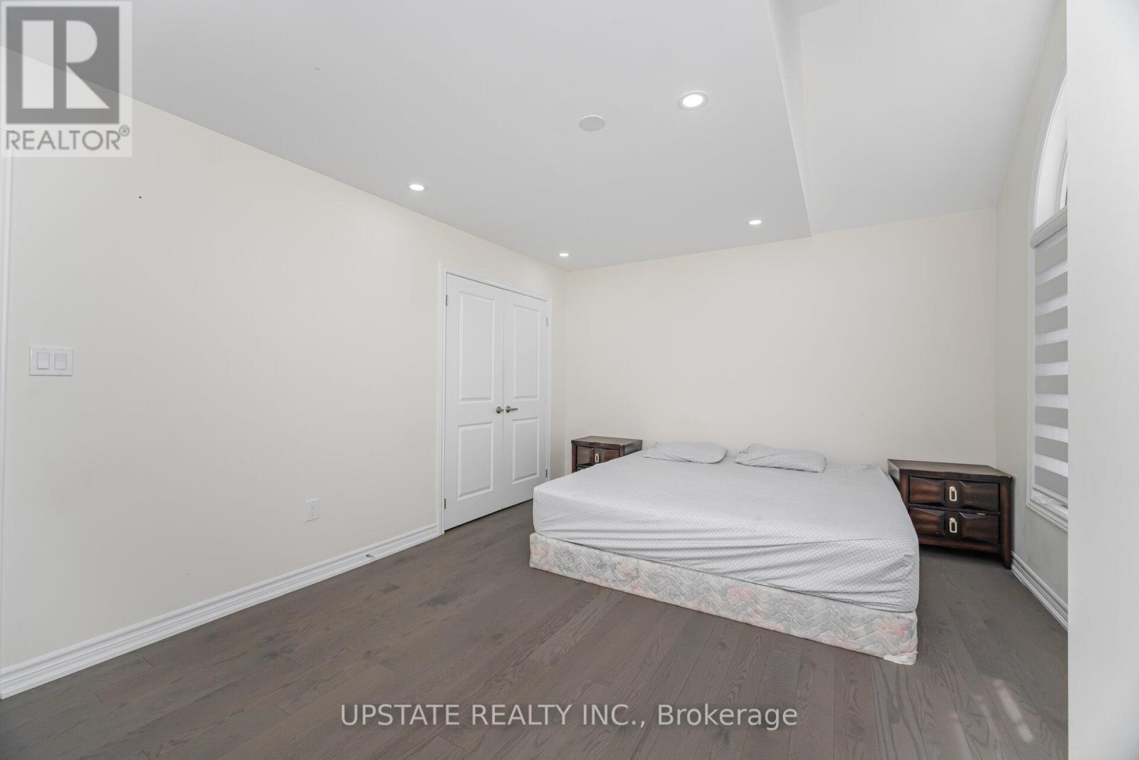 Photo 26 of 2 Jenwood Crescent, Brampton ON