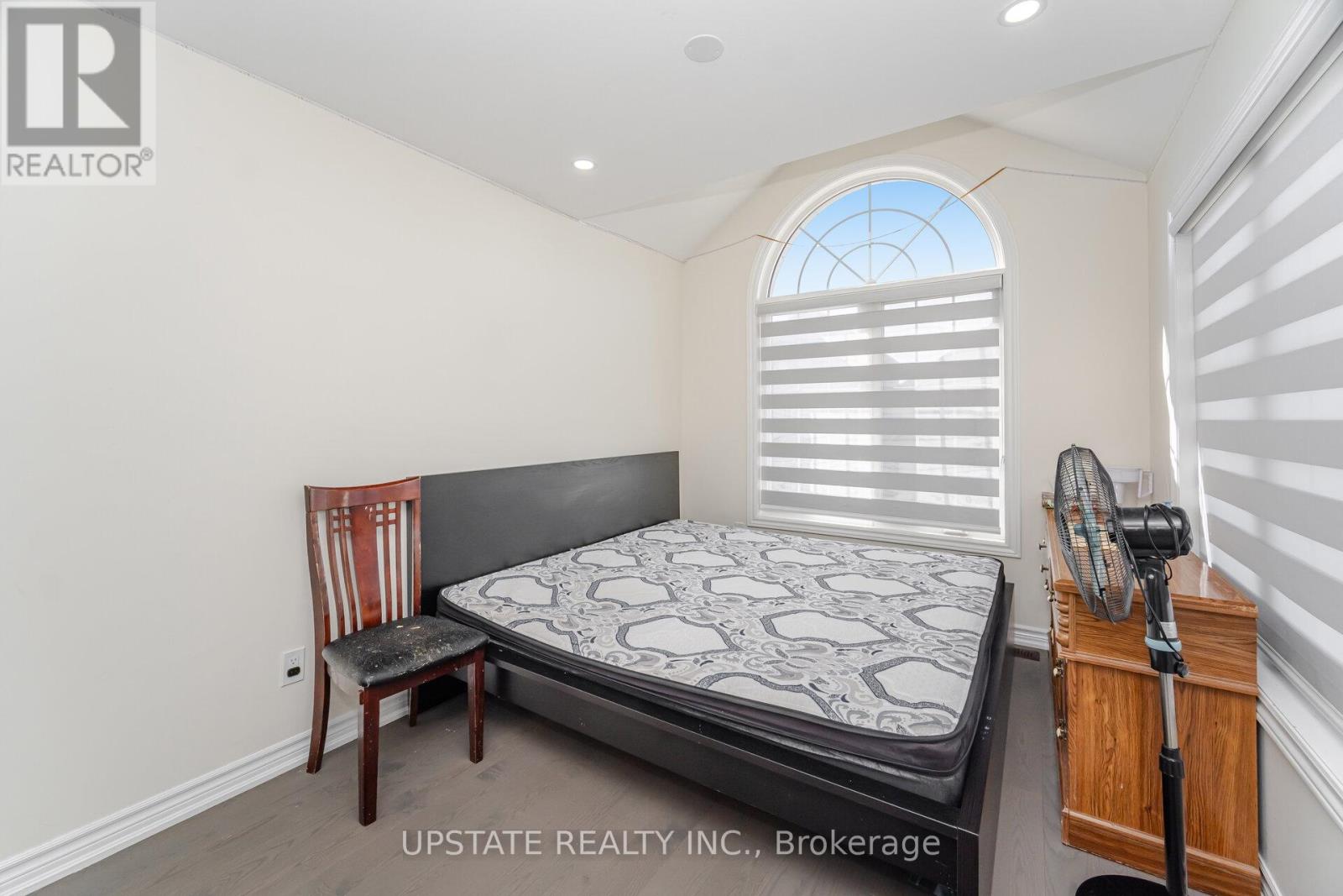 Photo 28 of 2 Jenwood Crescent, Brampton ON