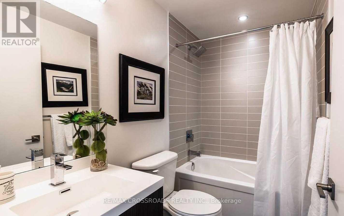 Photo 11 of 502 2093 Fairview Street, Burlington ON