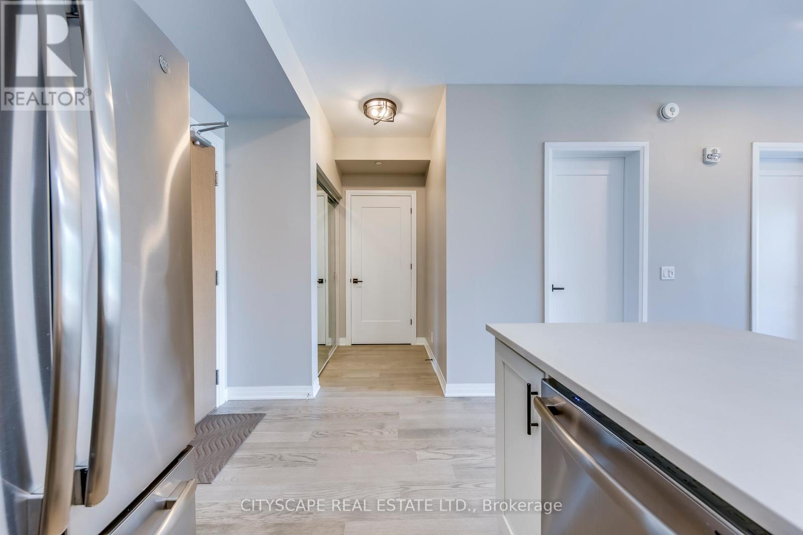 Photo 11 of 205 128 Grovewood Common, Oakville ON