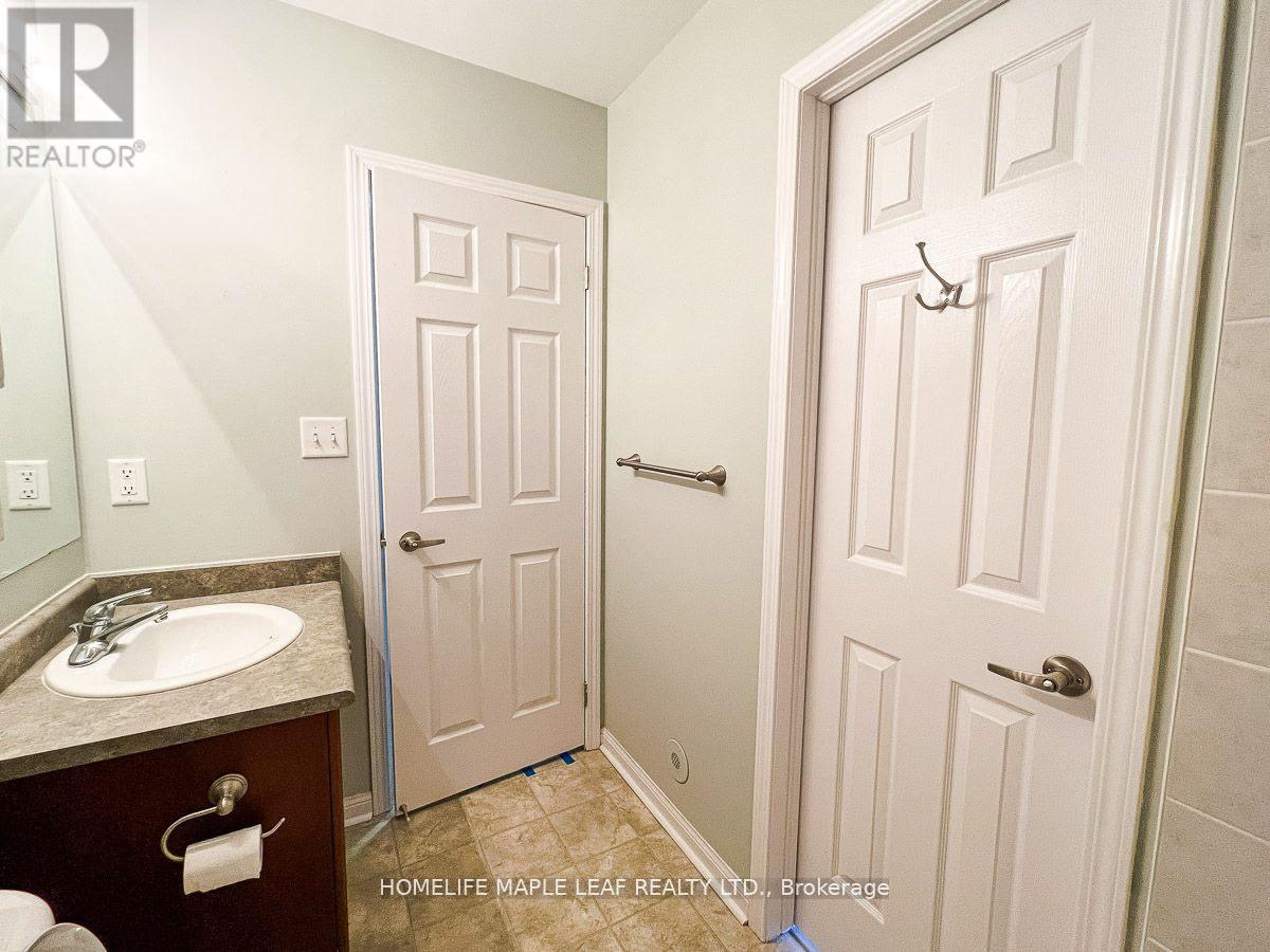Photo 16 of 3159 Stornoway Circle, Oakville ON
