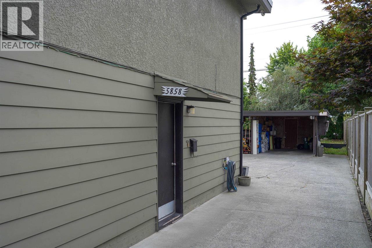 Photo 1 of 5854 48 A Avenue, Ladner BC