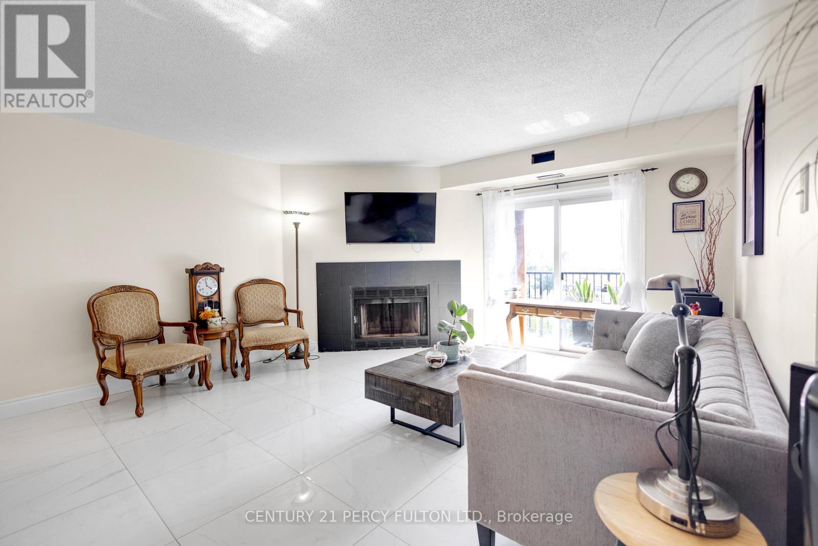 Photo 17 of 56 3085 Kingsway Drive, Kitchener ON