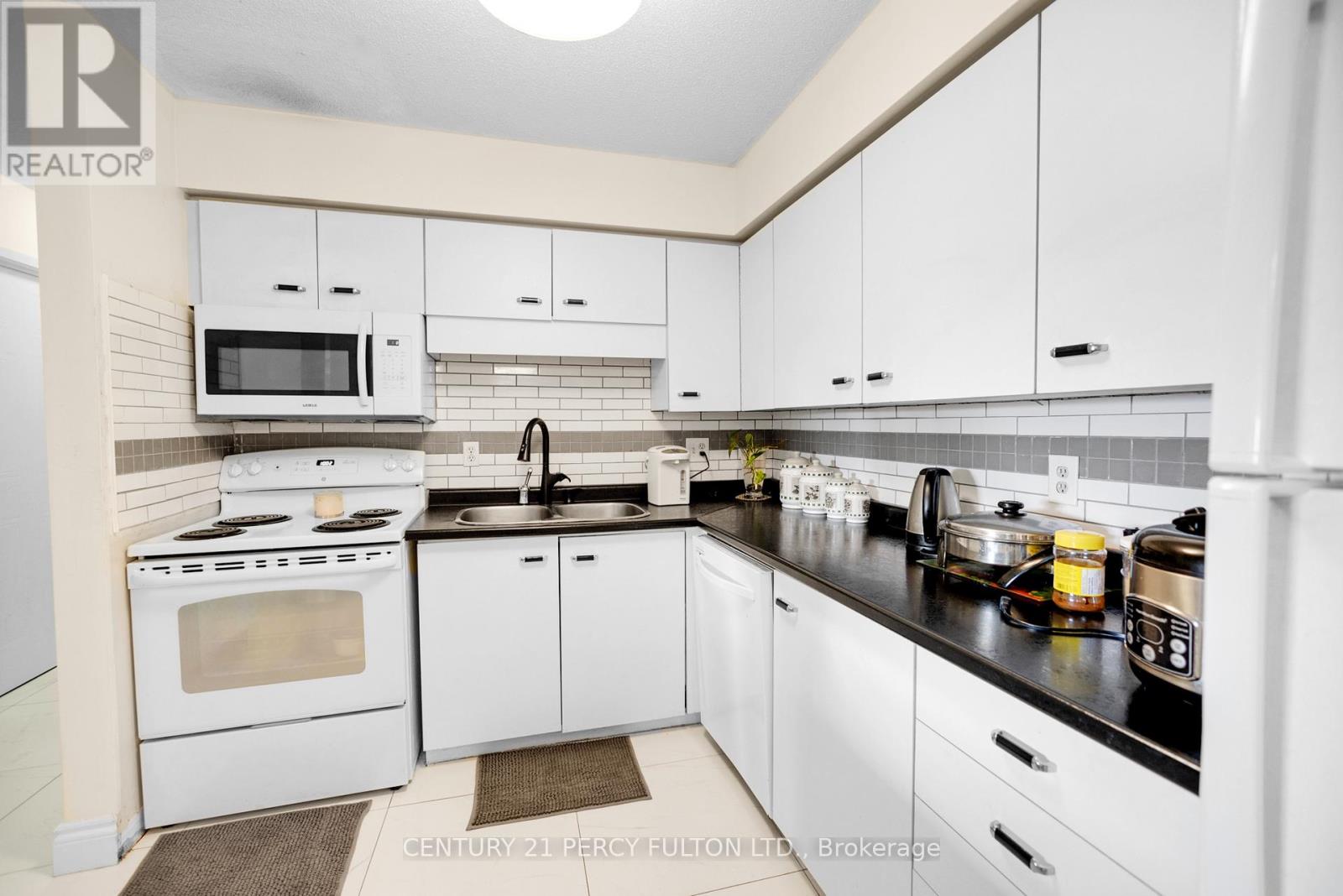 Photo 9 of 56 3085 Kingsway Drive, Kitchener ON