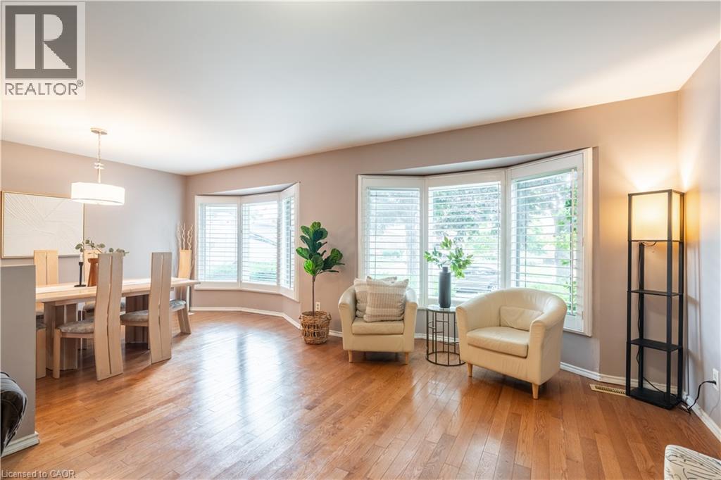 Photo 11 of 16 Flamingo Drive, Hamilton ON