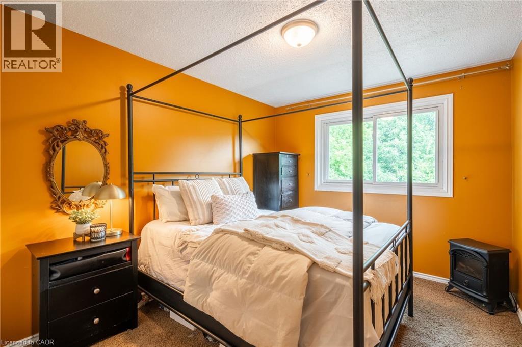 Photo 14 of 16 Flamingo Drive, Hamilton ON