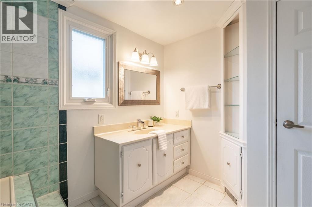 Photo 29 of 16 Flamingo Drive, Hamilton ON