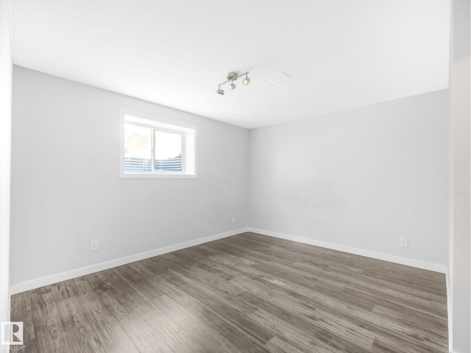 Photo 16 of 1764 49 A St Nw, Edmonton AB