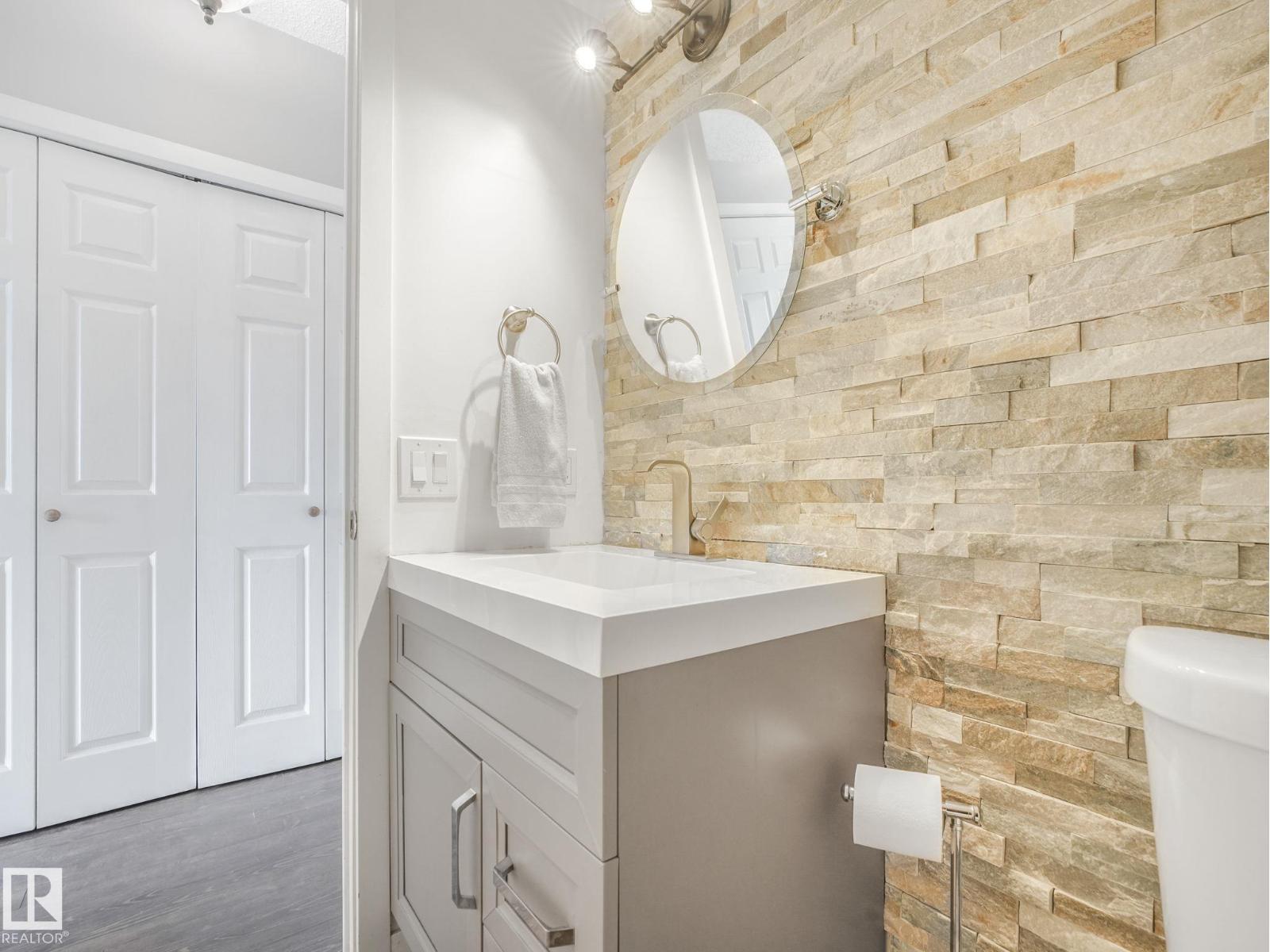 Photo 43 of 1764 49 A St Nw, Edmonton AB