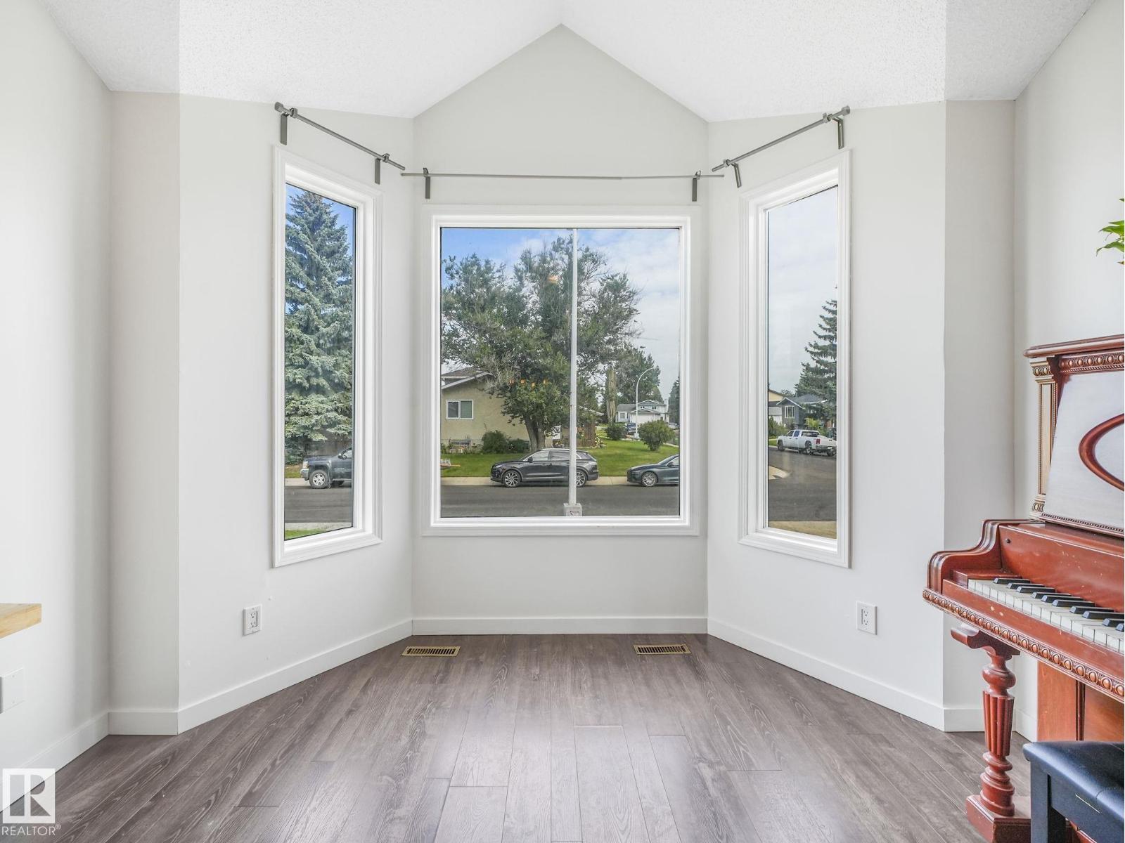 Photo 54 of 1764 49 A St Nw, Edmonton AB