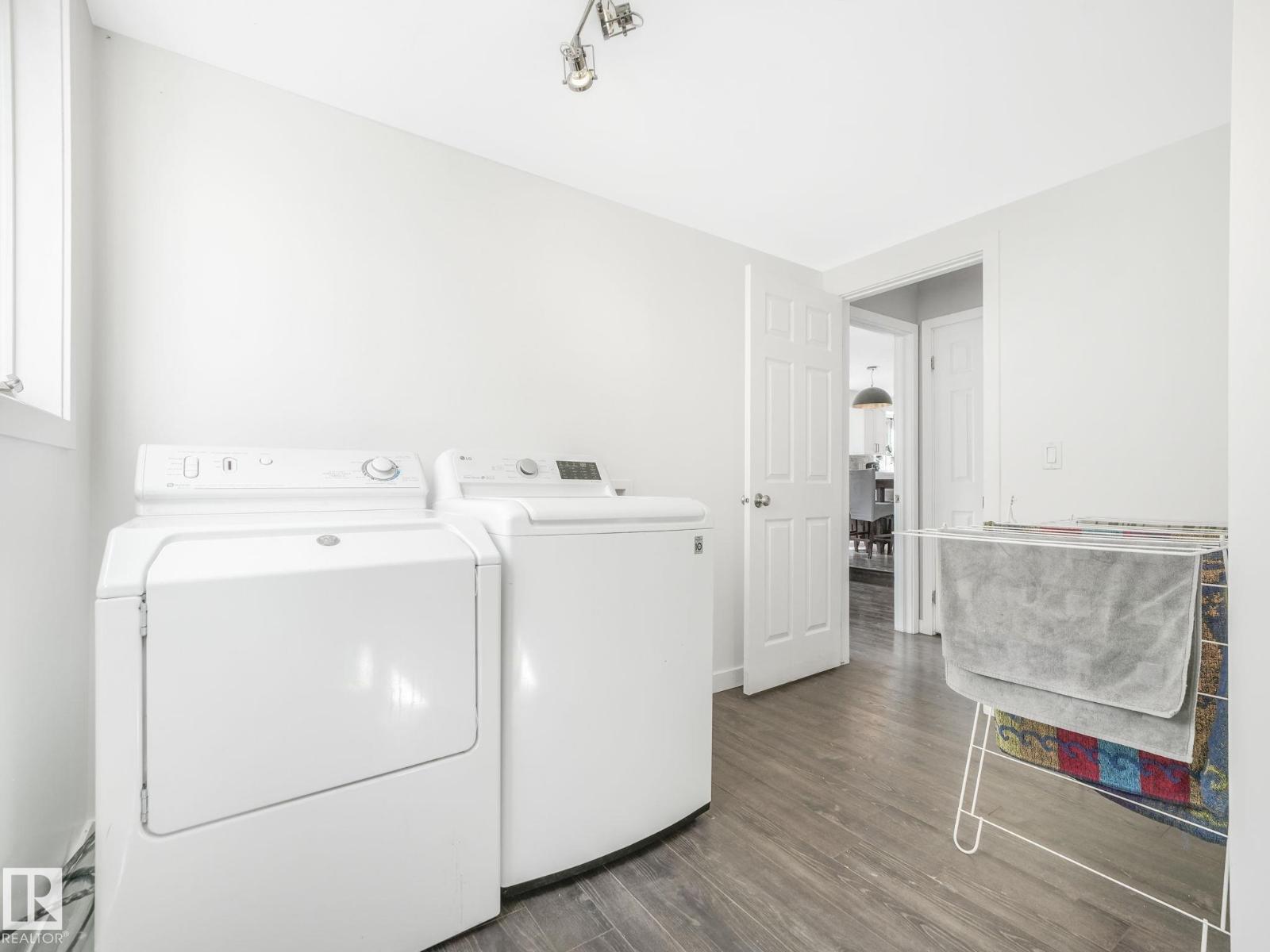 Photo 49 of 1764 49 A St Nw, Edmonton AB