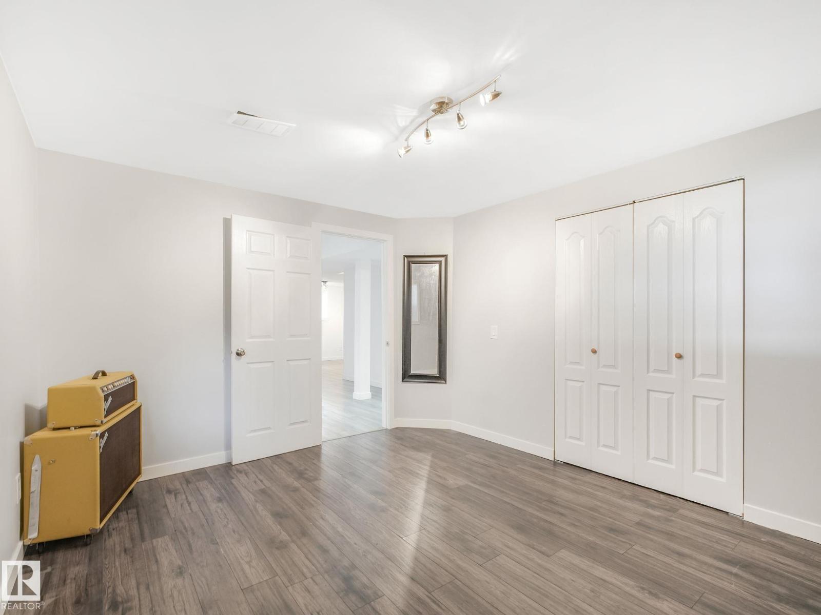 Photo 37 of 1764 49 A St Nw, Edmonton AB