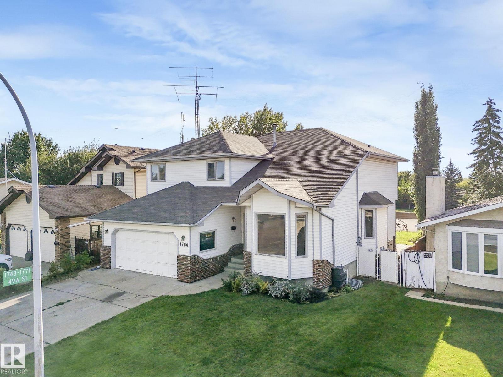 Photo 12 of 1764 49 A St Nw, Edmonton AB