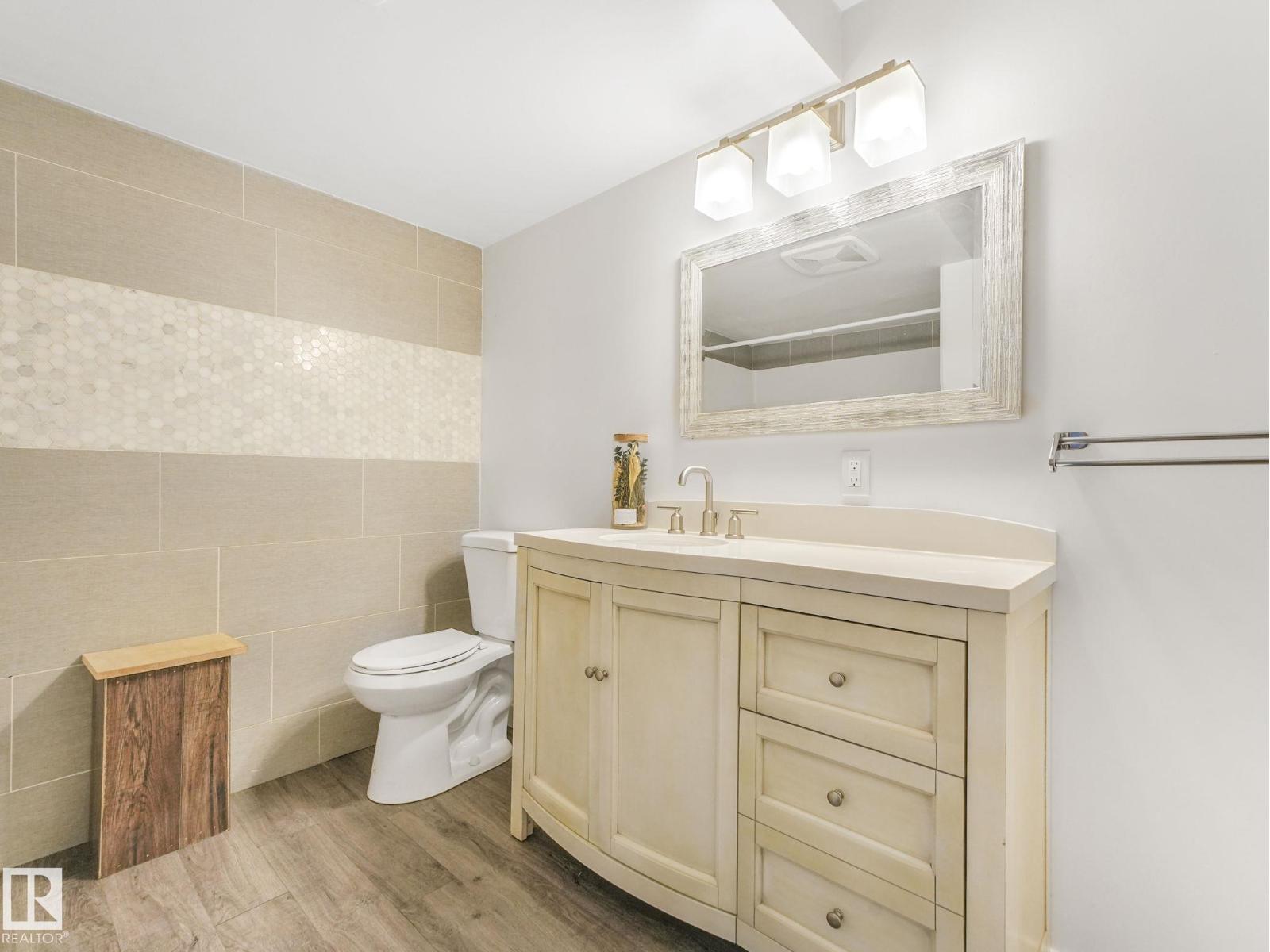 Photo 41 of 1764 49 A St Nw, Edmonton AB