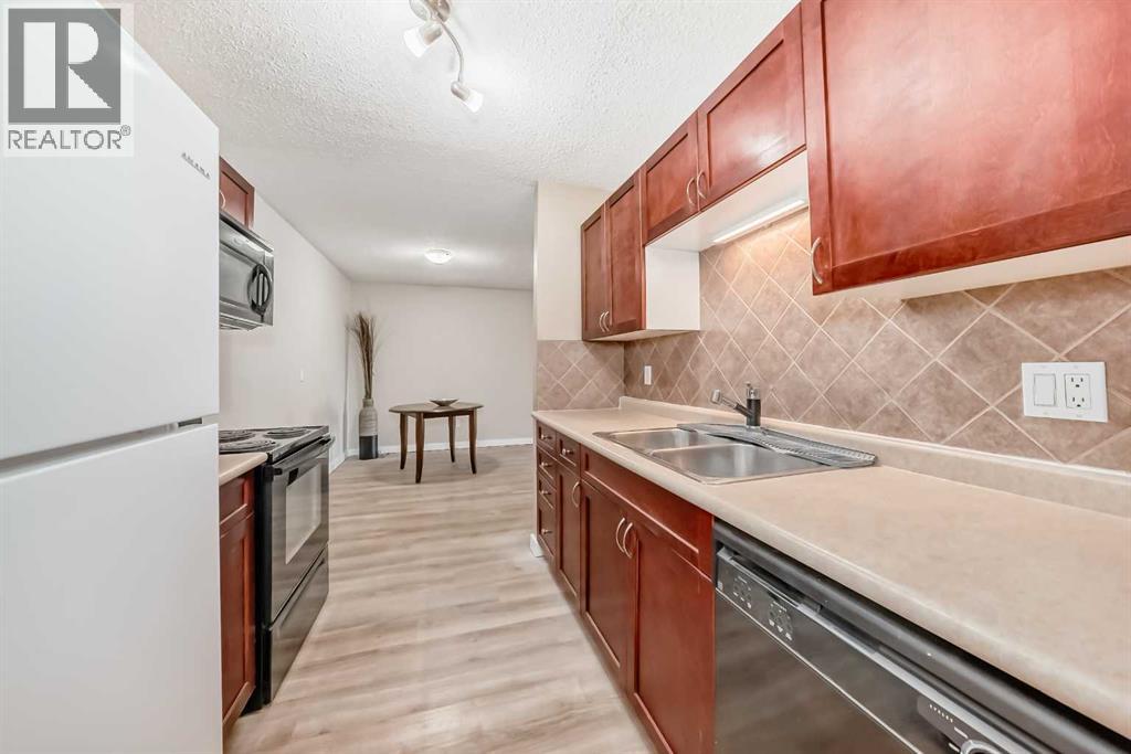Photo 8 of 104 7164 Parke Avenue, Red Deer AB