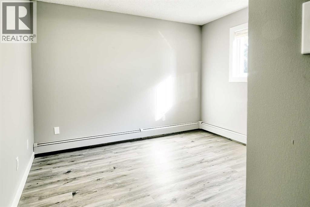 Photo 8 of 109 420 Columbia Boulevard W, Lethbridge AB
