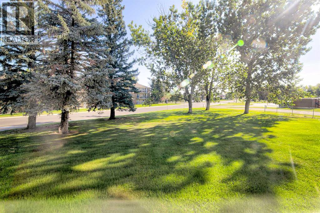 Photo 19 of 109 420 Columbia Boulevard W, Lethbridge AB