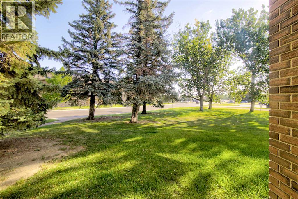 Photo 3 of 109 420 Columbia Boulevard W, Lethbridge AB