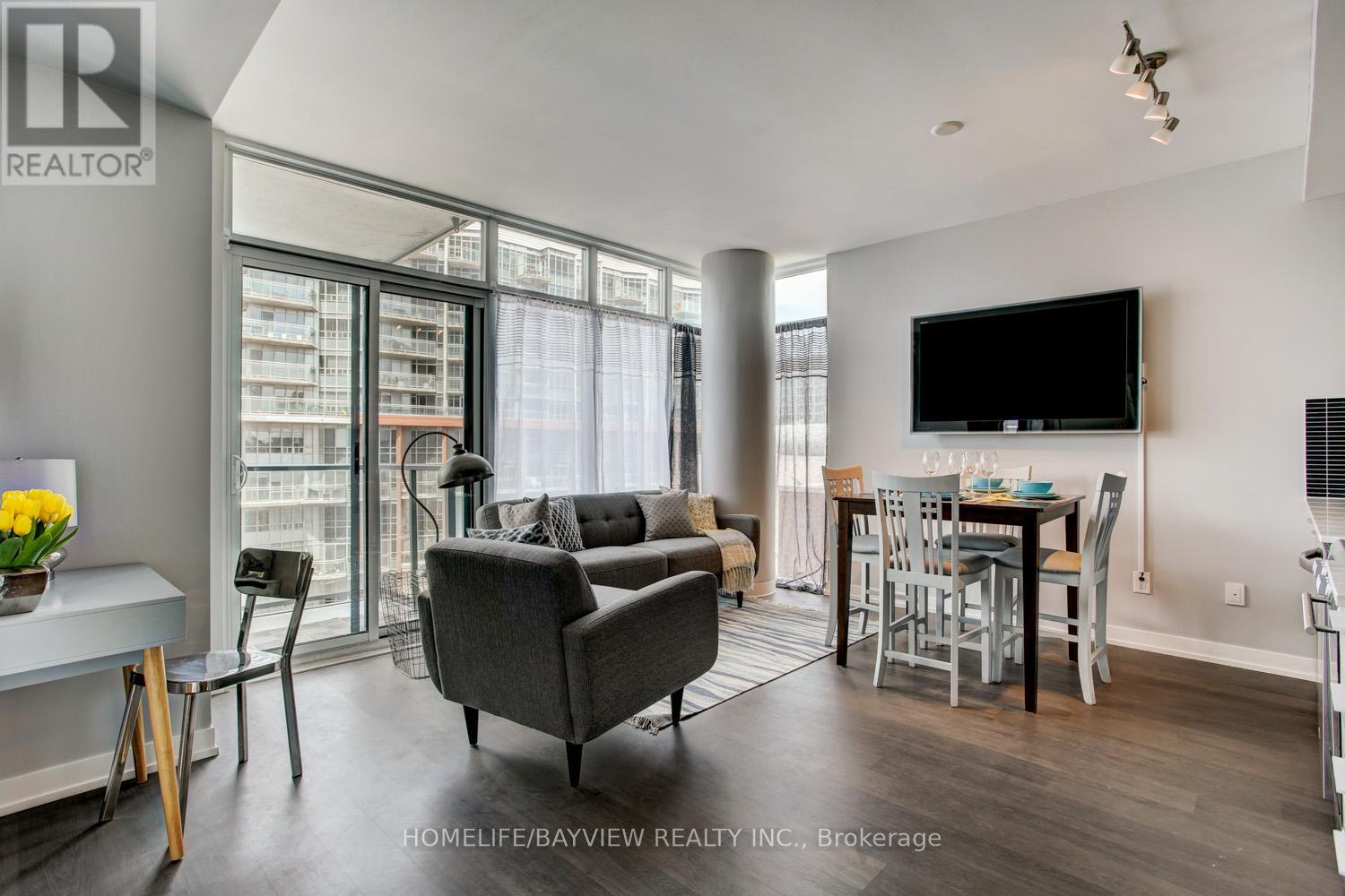 Photo 3 of 804 105 George Street, Toronto ON