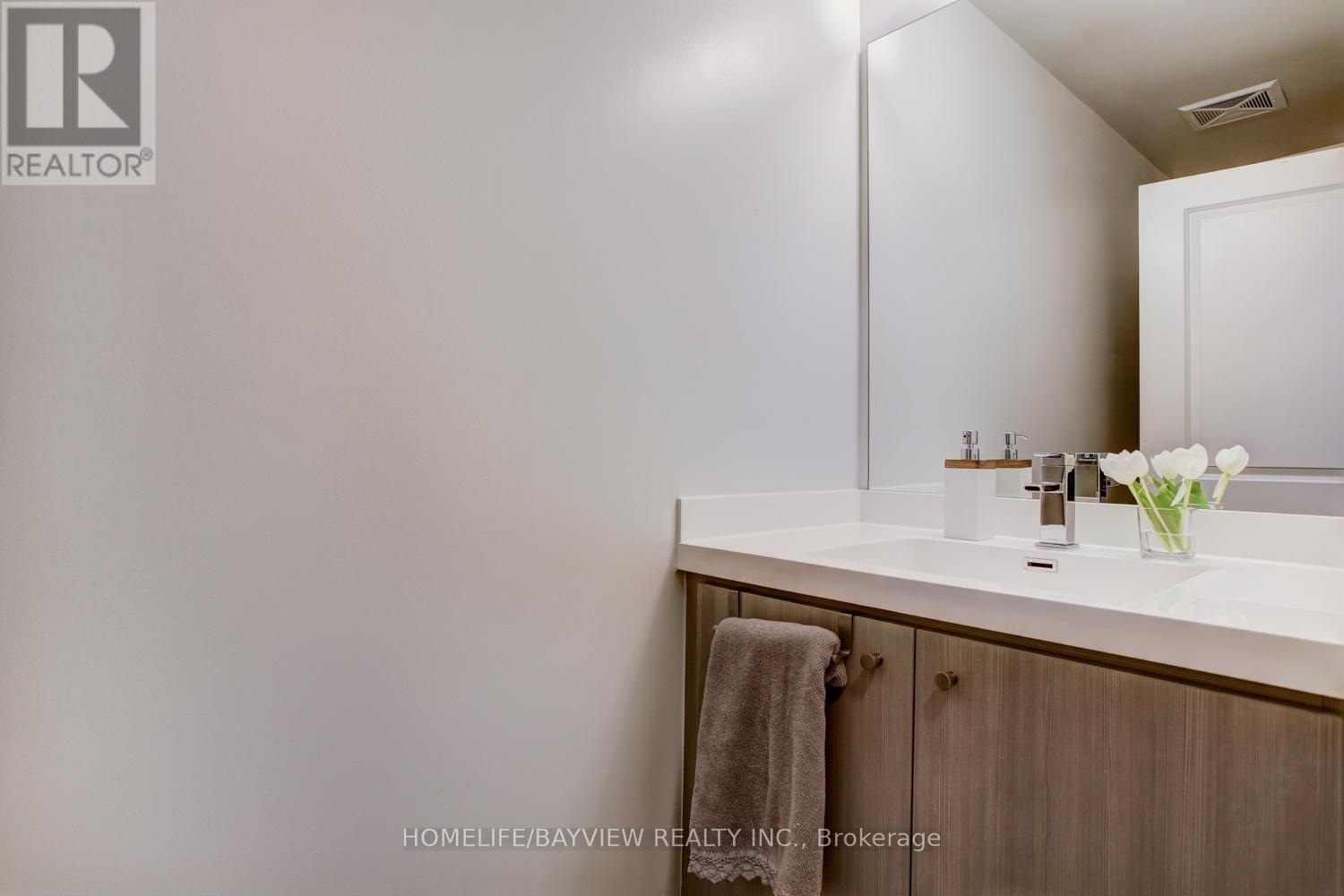 Photo 4 of 804 105 George Street, Toronto ON