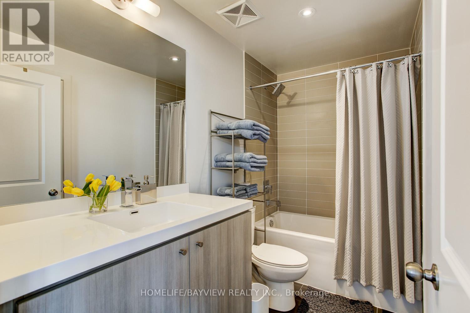 Photo 9 of 804 105 George Street, Toronto ON