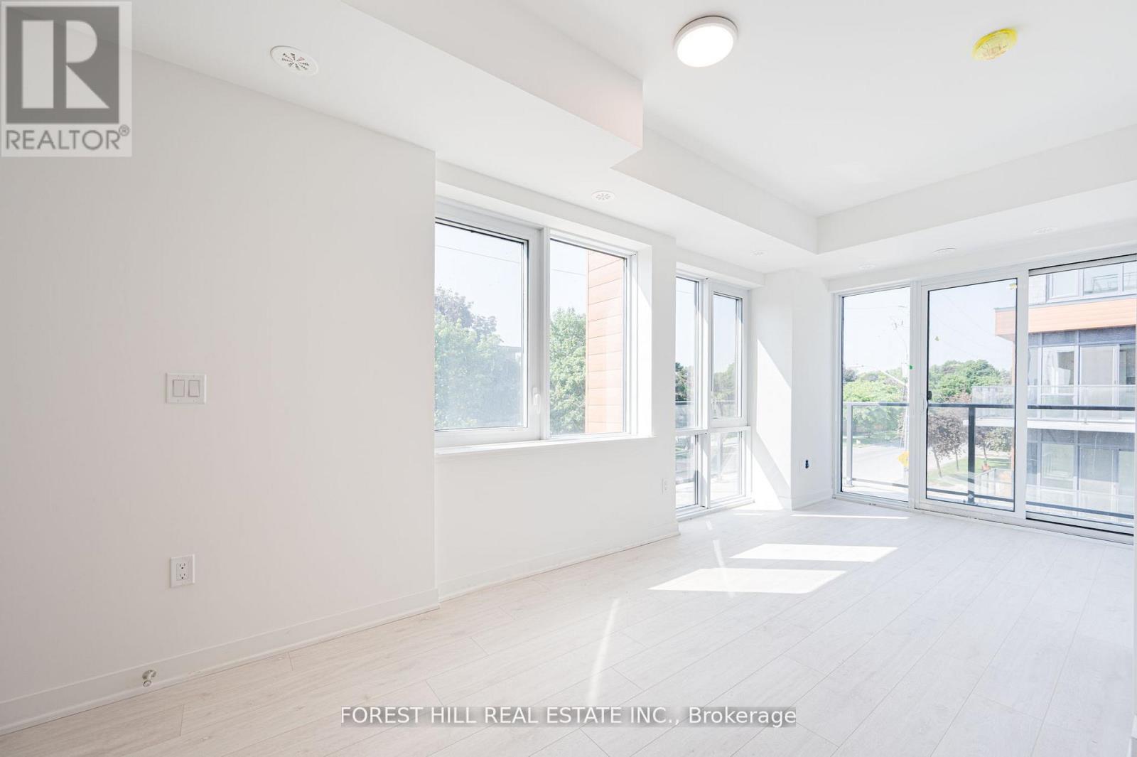 Photo 25 of 147 67 Curlew Drive, Toronto ON