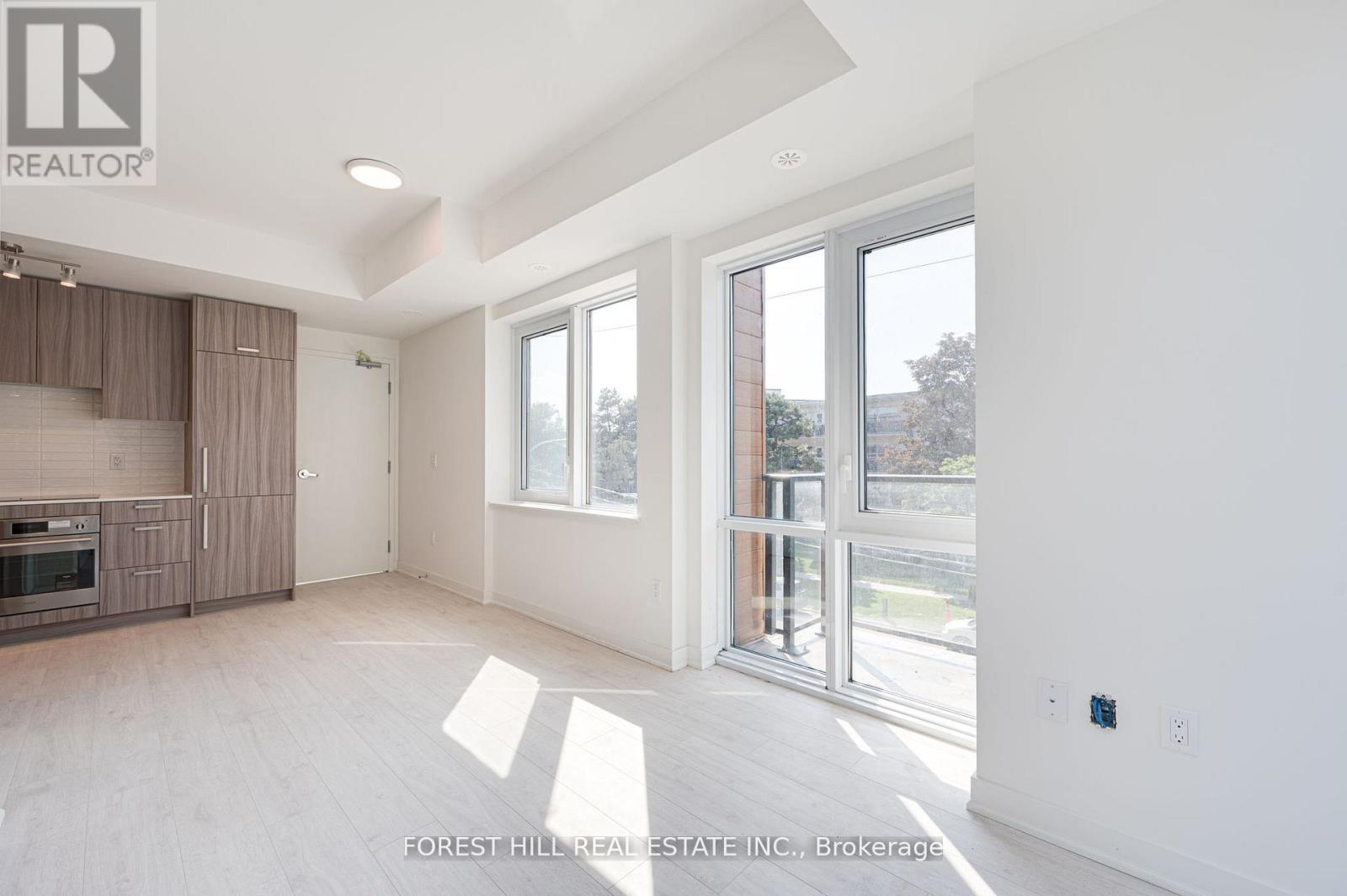 Photo 24 of 147 67 Curlew Drive, Toronto ON