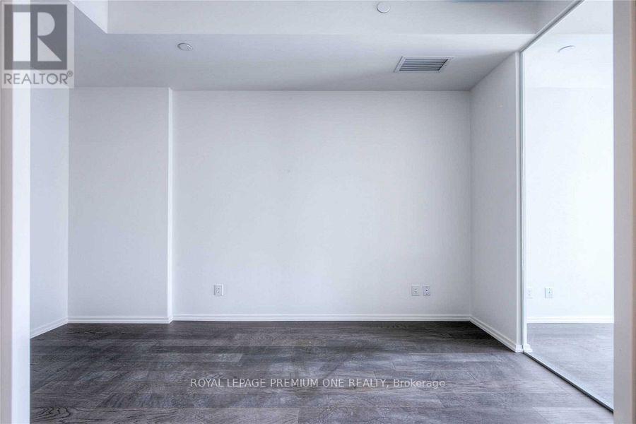 Photo 21 of 1012 5 Soudan Avenue, Toronto ON
