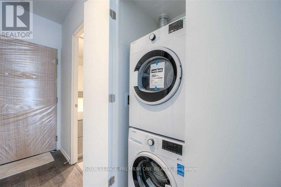 Photo 18 of 1012 5 Soudan Avenue, Toronto ON