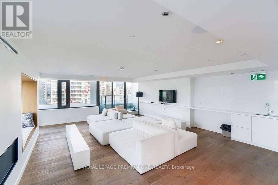 Photo 5 of 1012 5 Soudan Avenue, Toronto ON