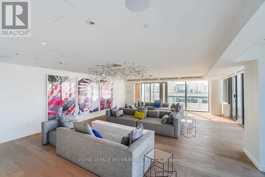 Photo 10 of 1012 5 Soudan Avenue, Toronto ON