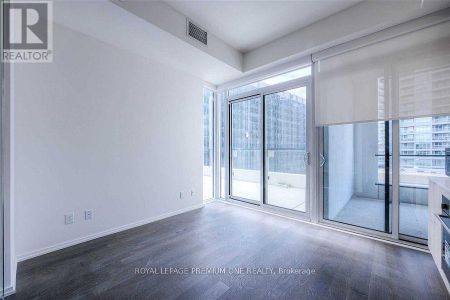 Photo 19 of 1012 5 Soudan Avenue, Toronto ON