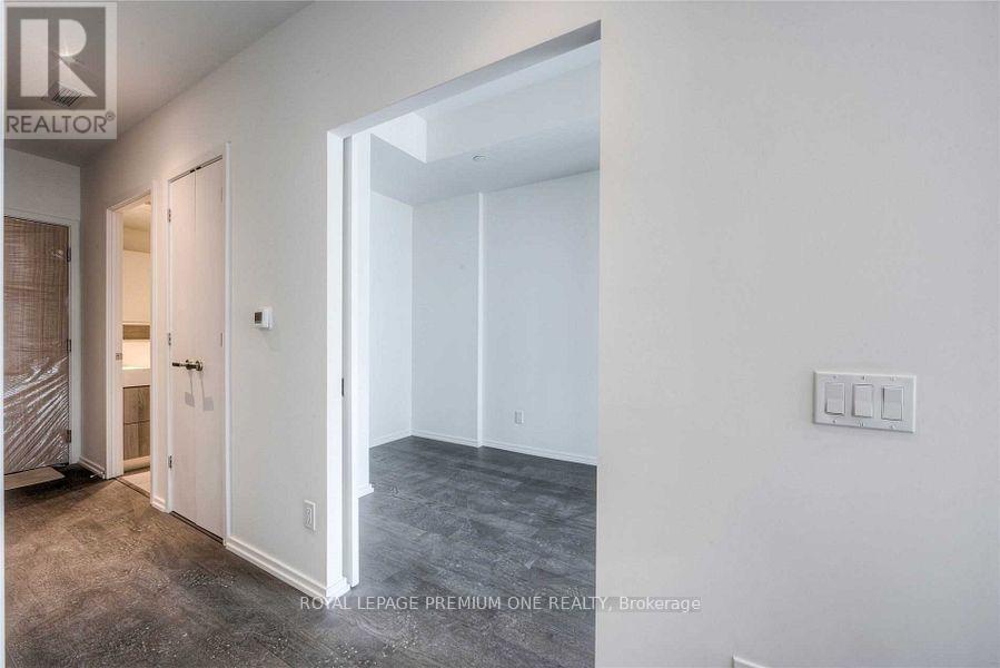 Photo 22 of 1012 5 Soudan Avenue, Toronto ON