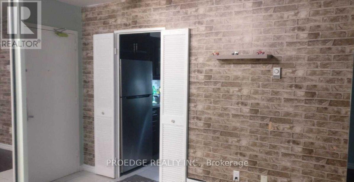 Photo 3 of 102 5 Massey Square, Toronto ON