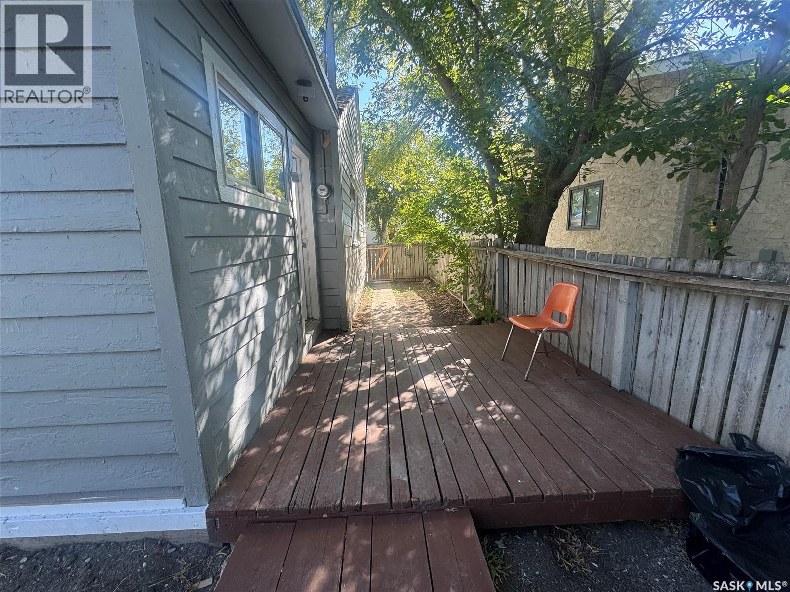 Photo 8 of 1056 Princess Street, Regina SK