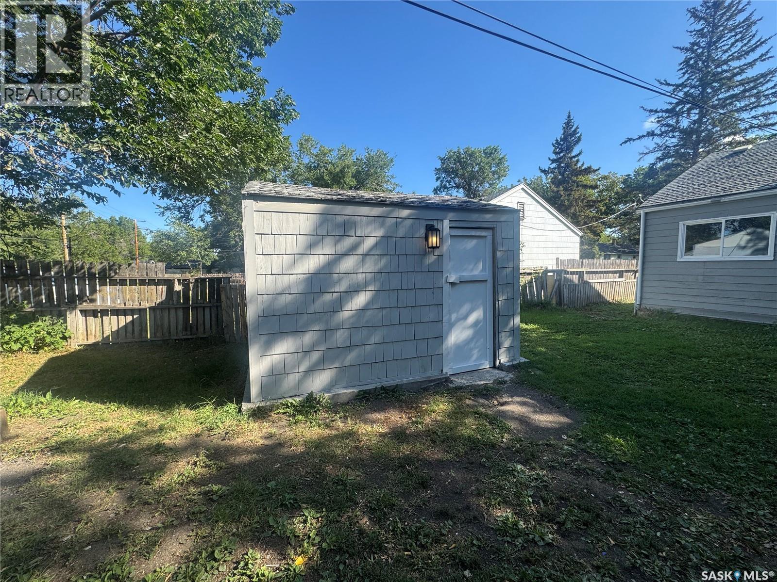 Photo 3 of 1056 Princess Street, Regina SK