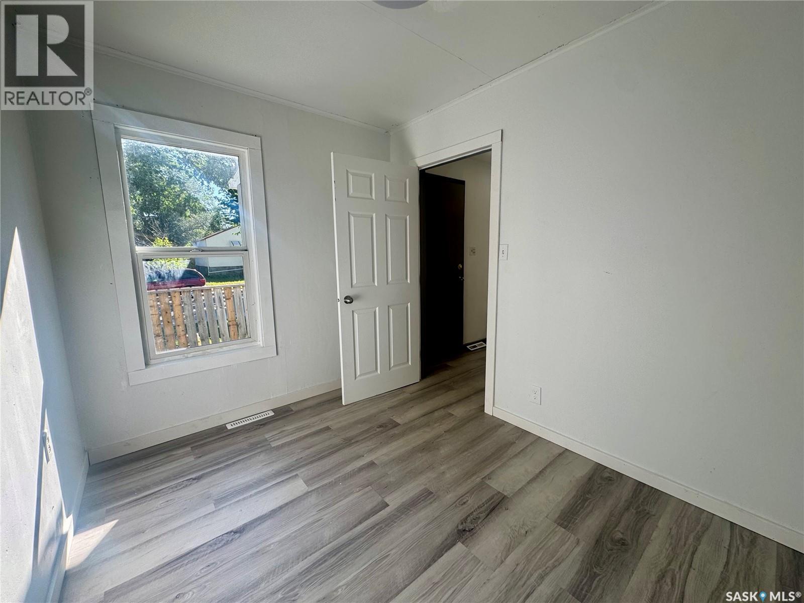 Photo 12 of 1056 Princess Street, Regina SK